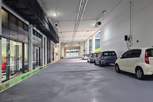 Emhub Kota Damansara 1.5 Storey [Private Parking] 1