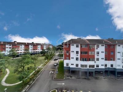 Sri Putra Apartment 1