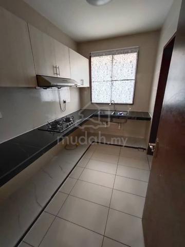 Diamond City Valencia Triple storey for rent Aircond Kitchen Semenyih 1