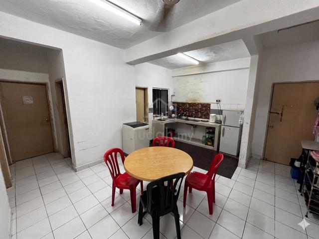 Taman Lembah Maju 600 Apartment 1