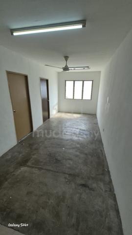 Apartment Lestari (Damansara Damai) 1