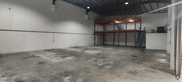 ULU TIRAM, 12000SQFT 200AMP 9M 1.5-Storey Cluster Factory FOR SALE 1