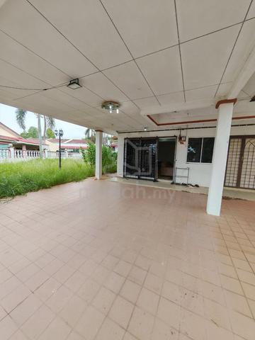 Super Huge Freehold Corner 2 Storey Paya Emas Setia Cheng 1