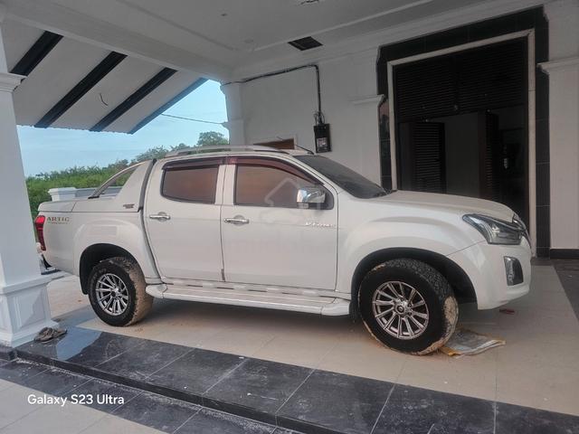 2014 Isuzu D-MAX 3.0 V-CROSS 4x4 (A) - 3
