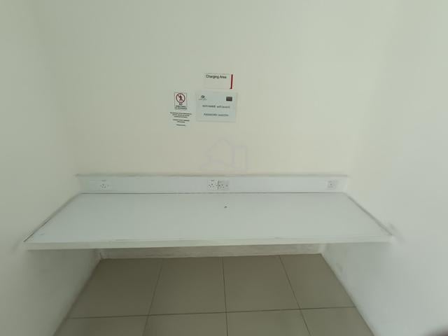 Wall Mounted Table - photo 3 of 3