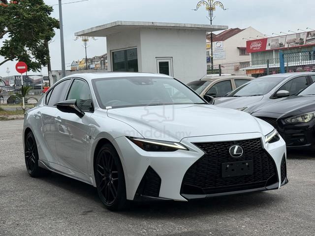 2023 Lexus IS300 2.0 F-SPORT MODE BLACK III S/R - 4