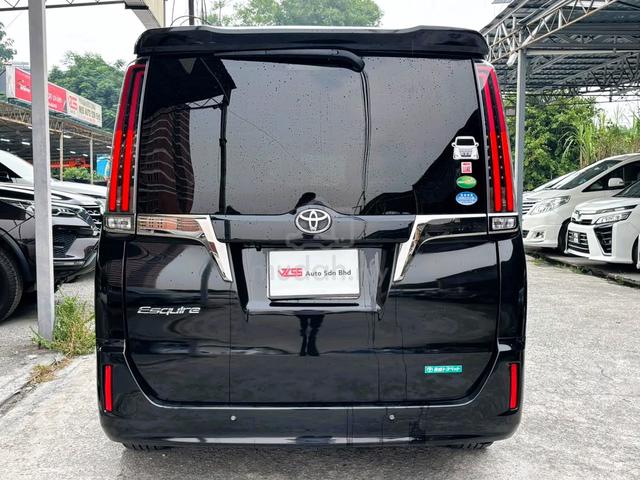 Toyota ESQUIRE 2.0 GI PREMIUM VOXY Facelift - 3