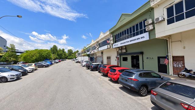 1.5 Sty Terrace Factory Larger Size 30x100 sqft @ Bandar Bukit Puchong 1