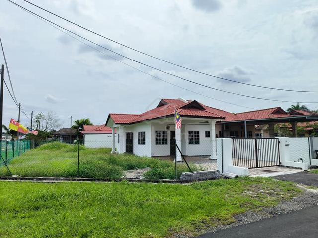 CORNER Semi-D Single Storey Jalan Balam Batu 9, Telok Panglima Garang 1