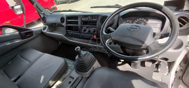 Yr.2018 HINO /XZU 720R DISEL HIJAU Kargo Am 17ft - photo 6 of 6