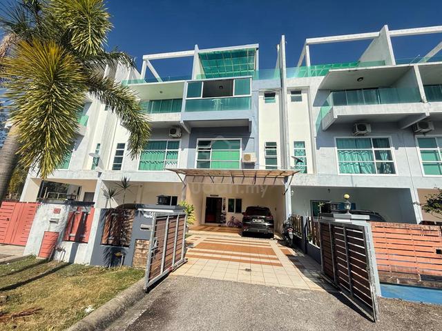 Teres 3.5 Tingkat Lengkap Perabot Di Tiara Bay, Marina Island, Lumut 1