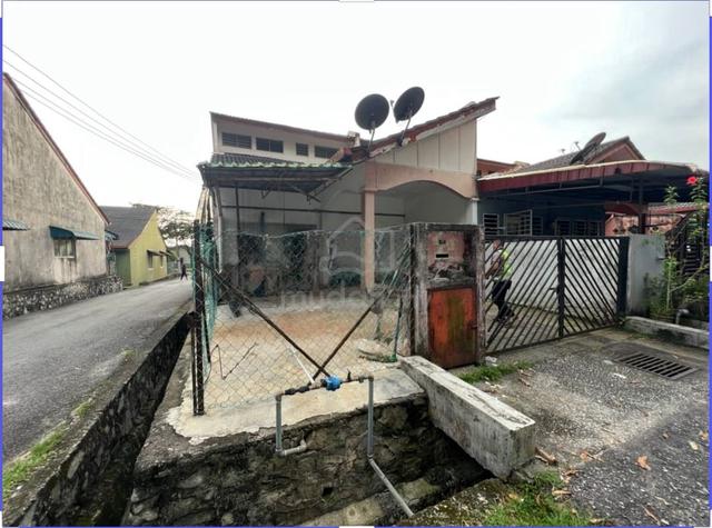 {Endlot} Facing Open One storey Terrace House in Taman Pelangi, Rawang 1