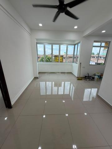Flat Taman Perling 1