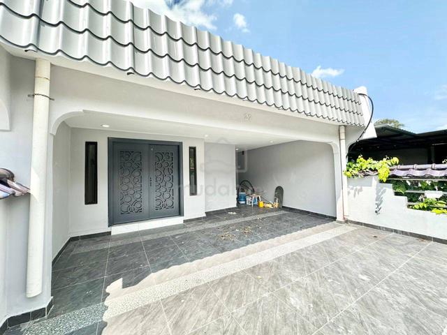Taman Rinting, Masai, Jalan Tembusu, Renovated with attic, 4 rooms 1