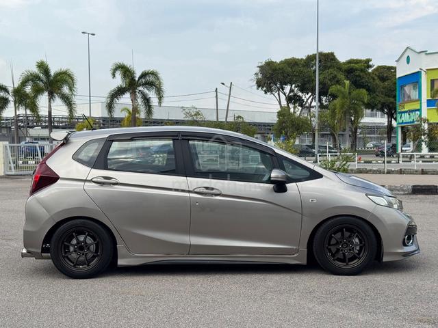 2015 Honda JAZZ 1.5 FLRS (A) Very Tiptop Full Loan - 4