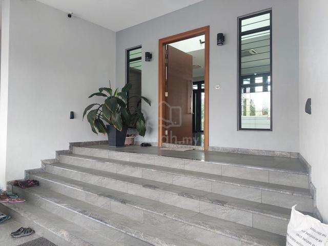 Tri- Level Harmony: Vertical Luxury Meets Family Flow 1