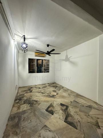 Flat PKNS Seksyen 7 Shah Alam 1