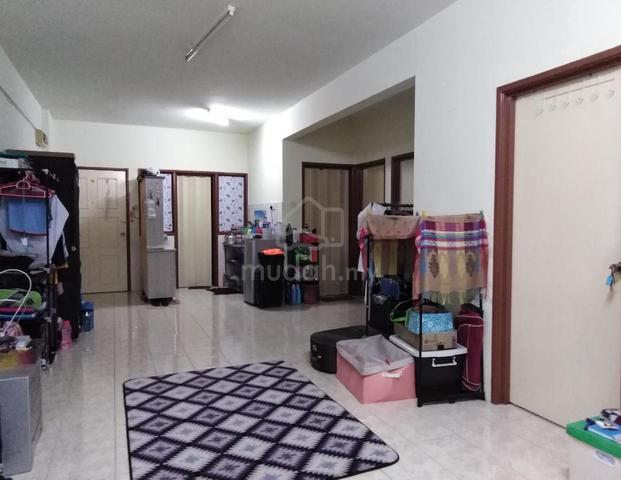 Pandan Court 1