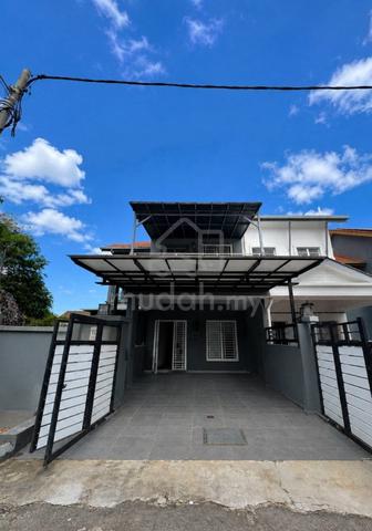 Corner Lot 2.5 Storey @ Taman Ukay Perdana l Renovated 1