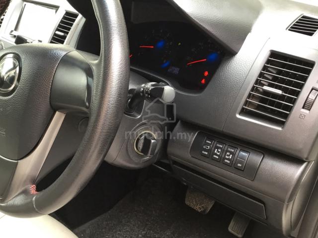 2011 Mazda 8 2.3 (A)2 P/Door P/Boot 7 Seater - 4