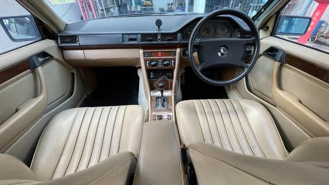 1995 Mercedes Benz 260E 2.6 (A) - 5