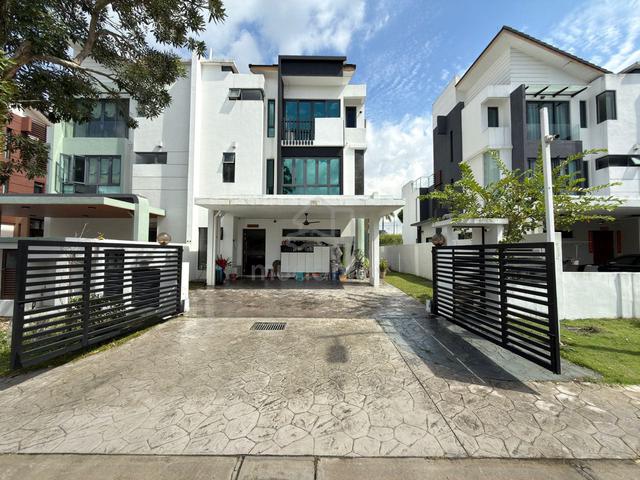 Fully Renovated 3-Storey Semi-D @ Taman Sunville, Bandar Sungai Long 1