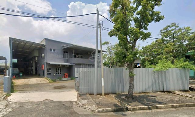 Permatang Tinggi 1.5 Sty Light Industry/Warehouse Corner Big Land Area 1