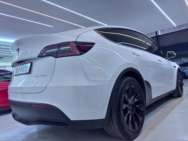 2022 Tesla MODEL Y 10.0 LONG RANGE AWD (A) - 4