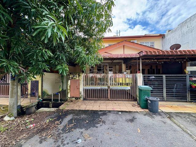 Extended Double Storey Terraced House, Bandar Tasik Kesuma, Semenyih 1
