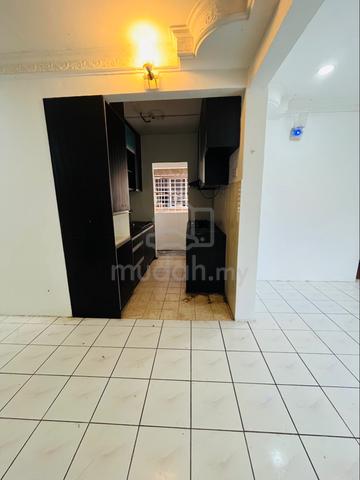 saujana apartment 1
