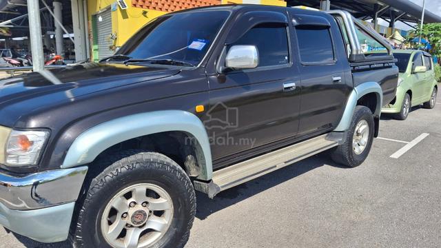 2004 Toyota HILUX 2.8 MY00 LN166R (M) - 1