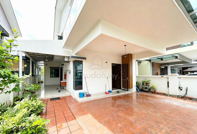 Periwinkle Rimbayu Semi-D Cluster 32x70 Renovated For Sale 1.05mils 1