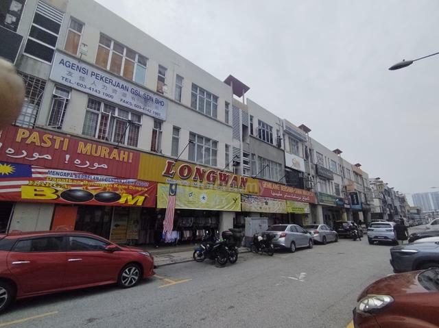 3 Storey Shop Lot, Jalan Ushawan 7, Sri Rampai Business Park for SALE 1