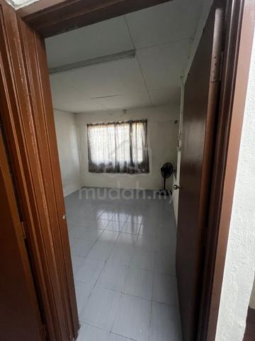 Cheap rent Double Storey Taman Pakatan Perpaduan Bercham Ulu Kinta 4