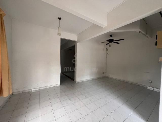 Jalan Budiman Taman Sungai Mas @ Kulai Double Storey Terrace House 1