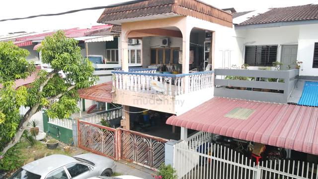 2 Storey Terrace House 4B/4BR Banting Surrounded by public amenities 1