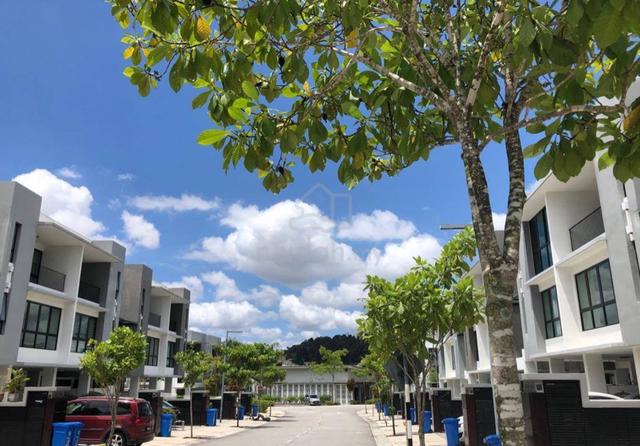 3-Storey Town Villa Cahaya SPK Townvilla Setia Alam Below Market Price 1