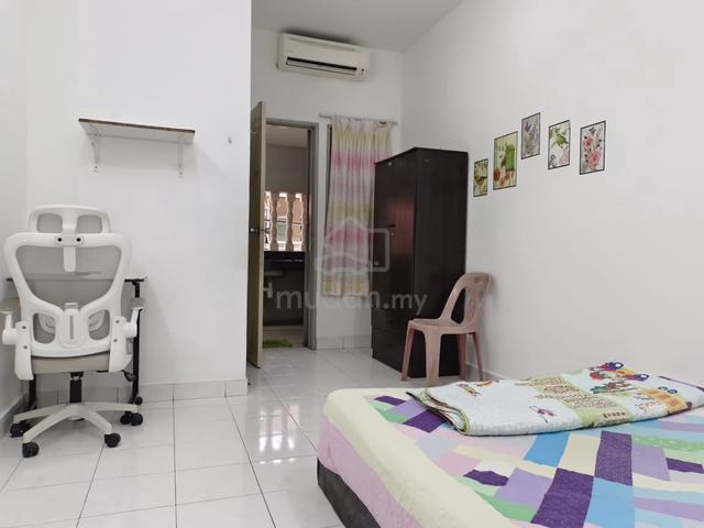 Balakong Tmn Desa Karunmas master room 1