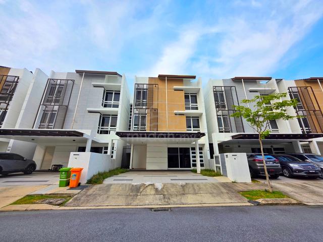 [FACING OPEN] Spacious Unit New Phase Duta Villa, Presint 14 Putrajaya 1