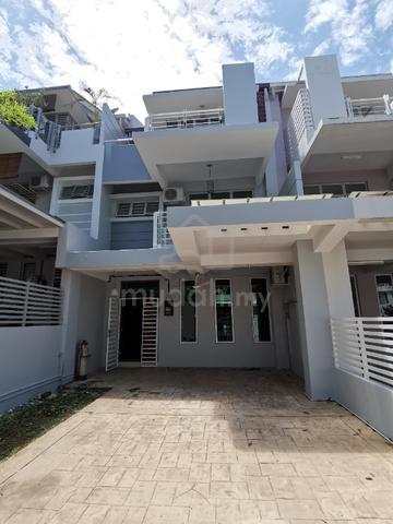 Well maintained, newly refurbished & at great location! 1