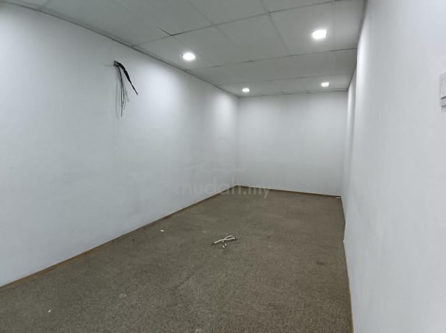 Jalan sultan azlan shah, ground floor shop , 1