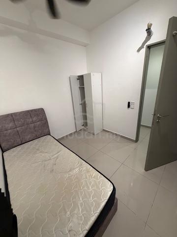 Small Room @ D’QUINCE - D’VERVAIN 1