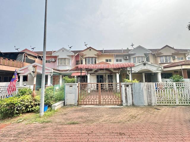 FACING OPEN Double Storey Terrace Jalan Platinum Seksyen 7, Shah Alam 1