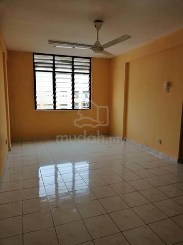 Flat Taman Dagang 1