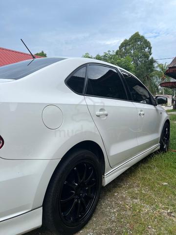 2016 Volkswagen POLO 1.6 CLUB EDITION (CKD) - 2
