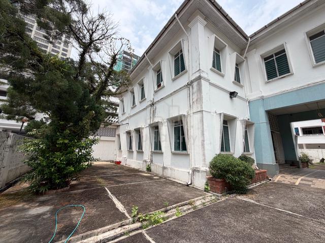 Bungalow house HUGE LAND 16,000sf RENT at GEORGETOWN Prime Location 1