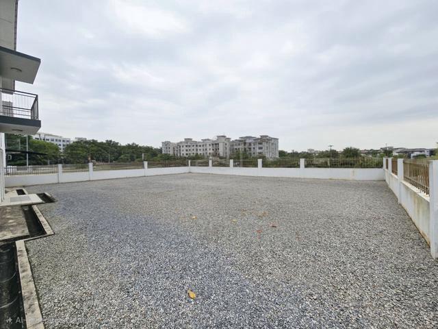 CORNER PALING BESAR 2 Storey Terrace Laurel Laman View Cyberjaya 1