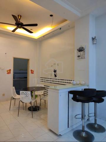 Straits Court Condominium 1