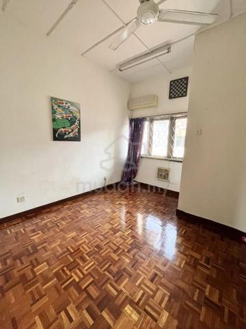 4 bedroom 2 Storey Terrace @ Seksyen 19, Petaling Jaya 4