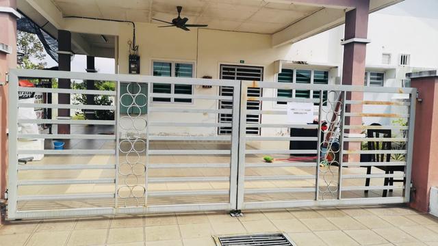 House for rent at Taman Serdang Bestari Sitiawan 1